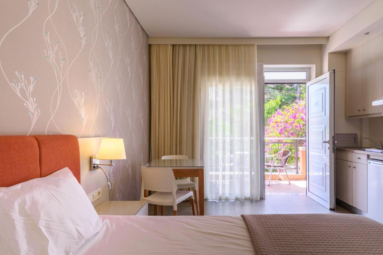 Poseidon Studios & Apartments Palaiochora Zewnętrze zdjęcie