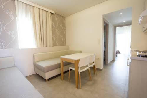 Poseidon Studios & Apartments Palaiochora Zewnętrze zdjęcie